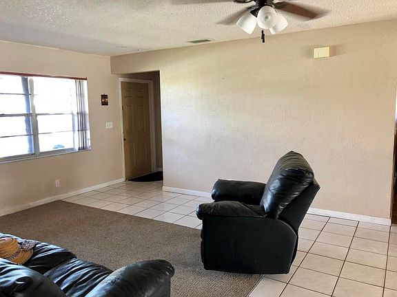 3rd image of 319 SW 33rd Ter
