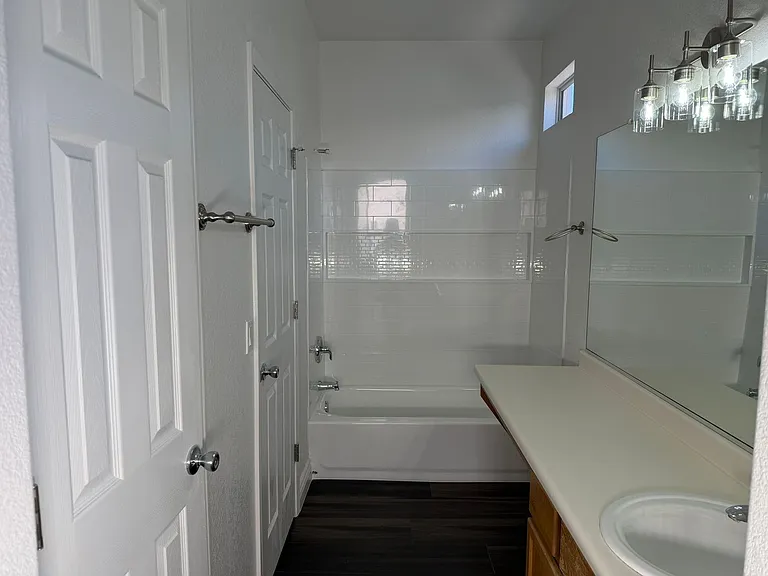1140 E Catino St — Photo 21