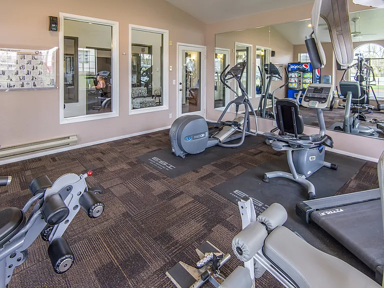 Chinook Park Apartment Homes — Photo 30
