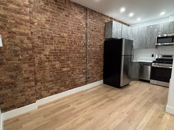 60-82 Catalpa Avenue image 5 of 10