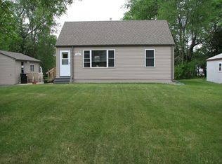 2250 Pinewood Dr, Mounds View, MN 55112