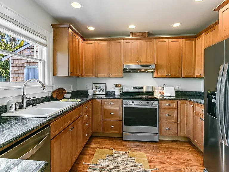5124 S Frontenac St — Photo 5