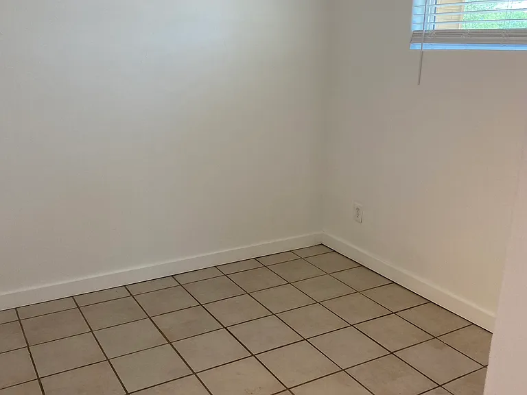 3636 E Verde Ln #5 — Photo 3