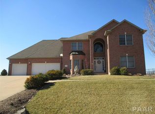 1801 Winged Foot Dr, Pekin, IL
