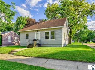 108 W Locust St, Saint Peter, MN 56082