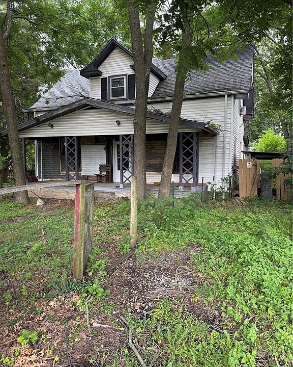 1st image of 1526 S Maywood Ave