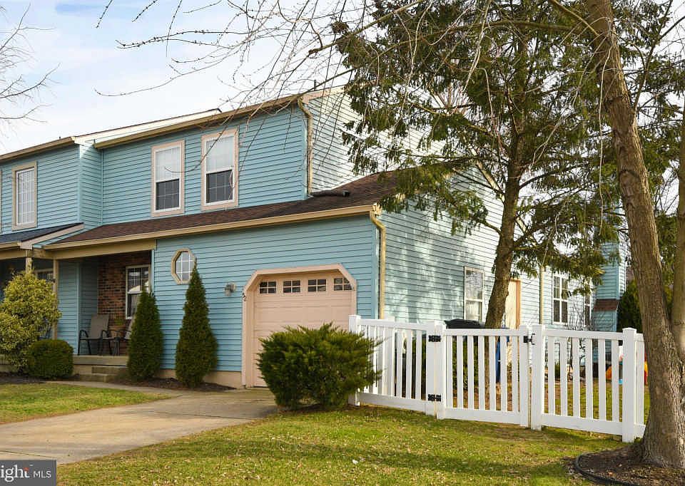 1st image of 52 Fostertown Ln