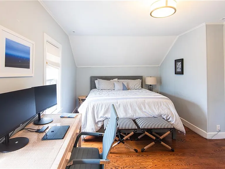 32 Hammond St — Photo 16