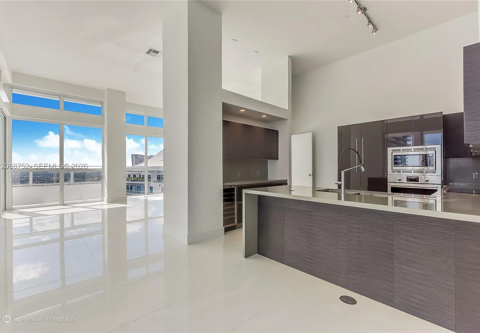 The Bondo (1080 Brickell) — Photo 3