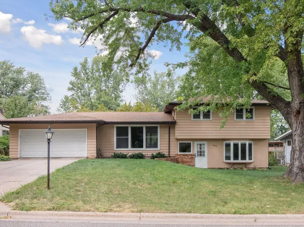 2040 Inca Ln, New Brighton, MN 55112