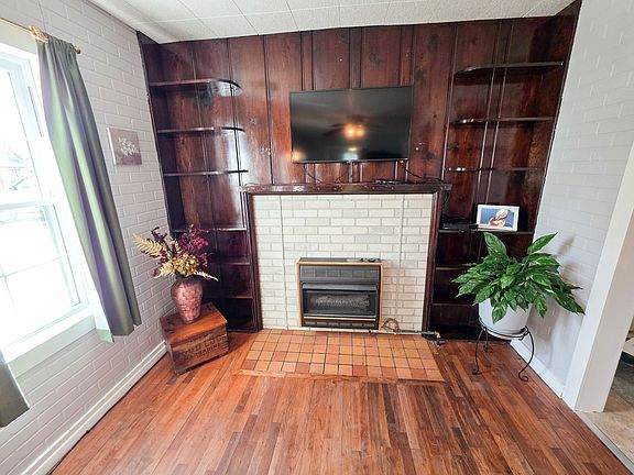 2nd image of 127 Park Ave