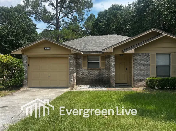 574 Carrier Dr, Pensacola, FL 32506