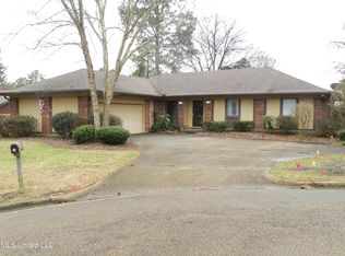 202 Hampton St, Clinton, MS 39056