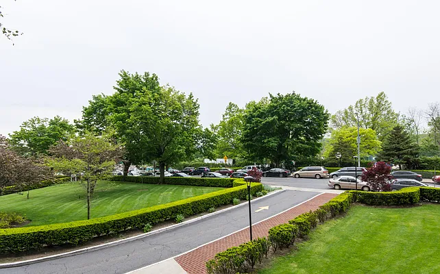 Sold by EZ Premier Realty | media 1