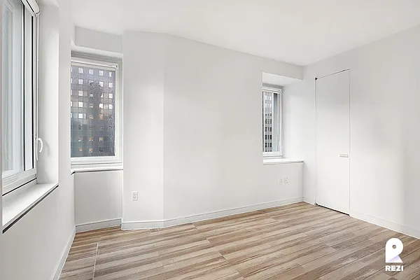 Rented by REZI | media 90