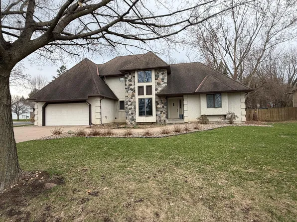 600 River Ridge Rd, River Falls, WI 54022
