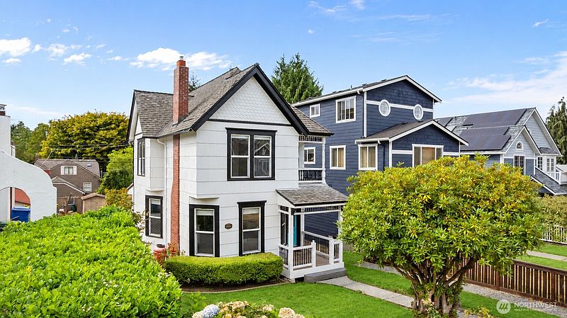 2nd image of 1921 44th Avenue SW