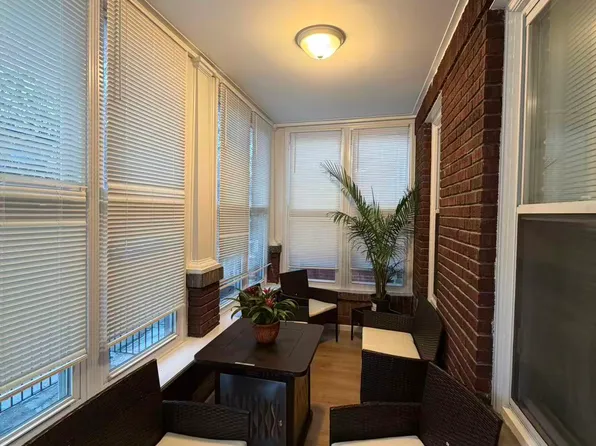 25-34 42nd Street image 2 of 8