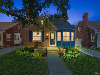 2166 Anita Ave, Grosse Pointe Woods, MI, 48236
