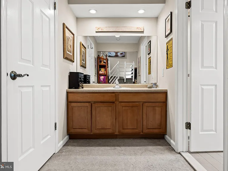 1410 Chanticleer — Photo 20