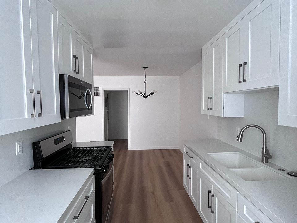 1st image of 2451 Corinth Ave #C