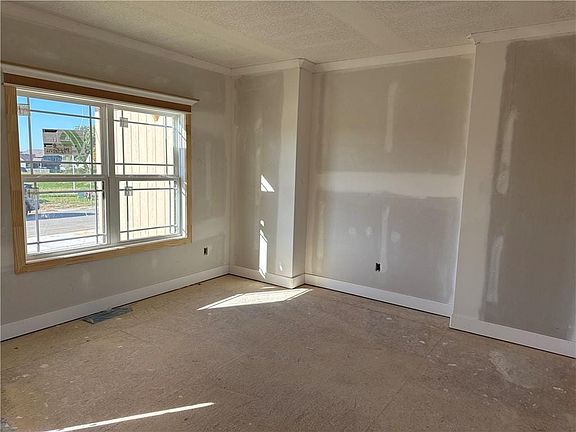 3rd image of 4602 NE 88th Ter