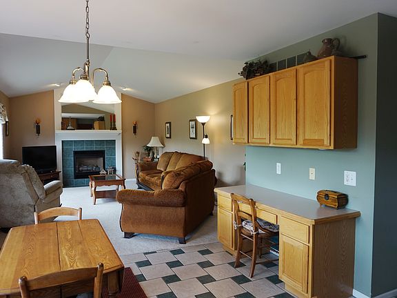 4th image of 9817 Oxford Ct #4