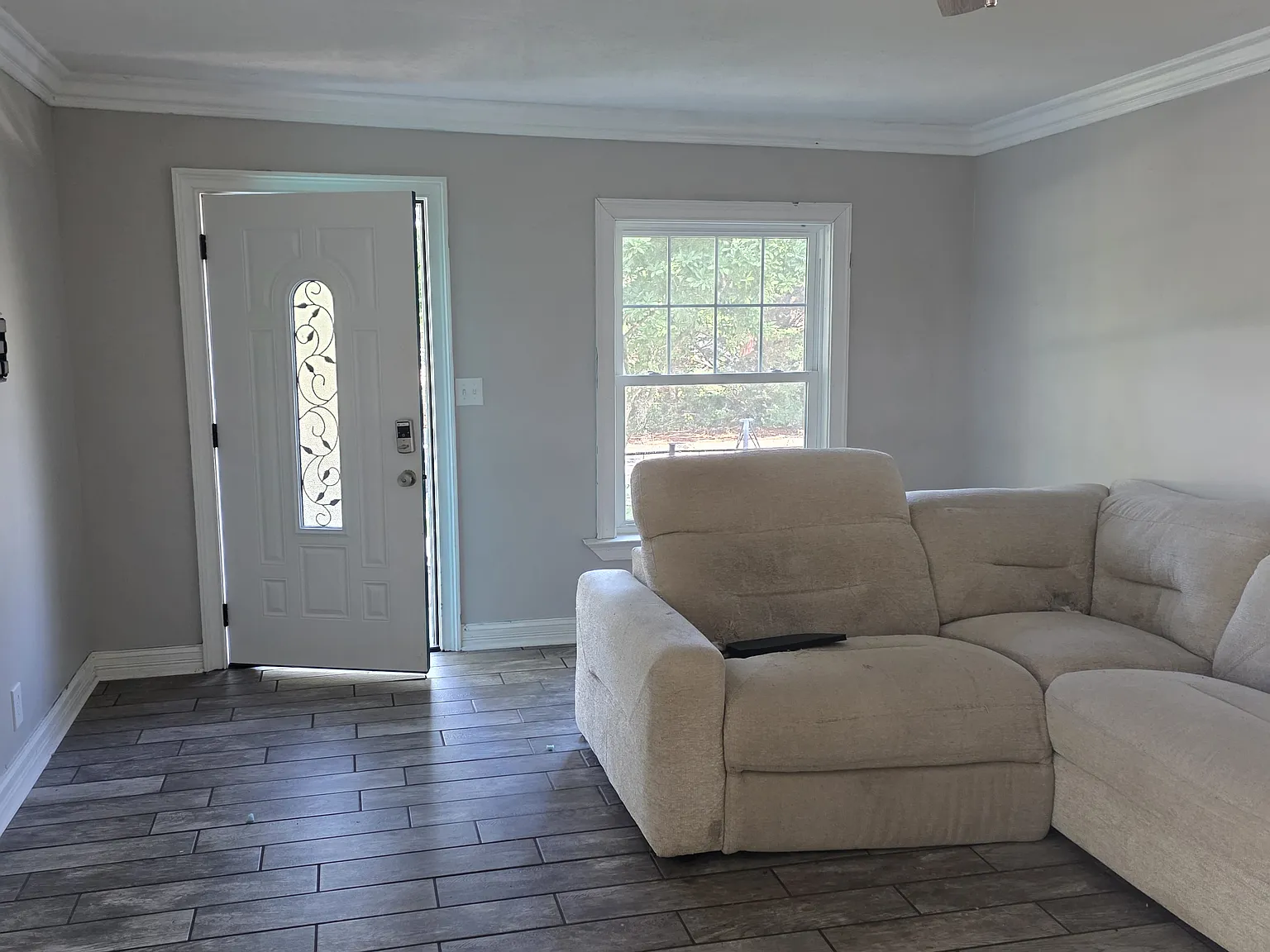 3 bed, 1251 sqft, $1,900 — Photo 3