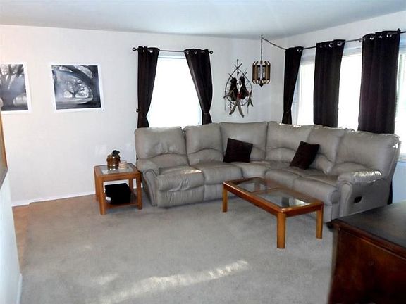 4th image of 1820 Broadmoor Ave