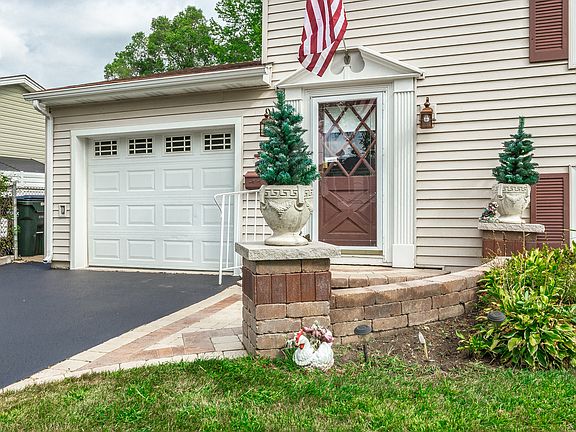 3rd image of 502 Westmoreland Dr