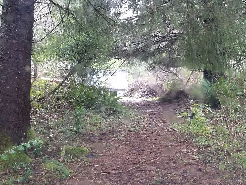 1st image of 11 Salal Dr