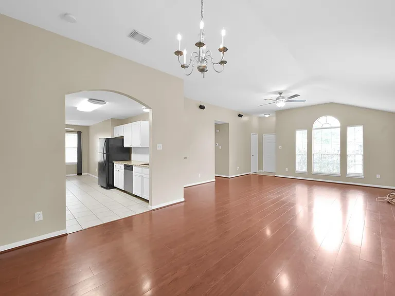 506 Paradise Ln — Photo 7