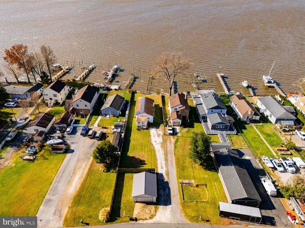 1132 E Riverside Ave, Baltimore, MD 21221