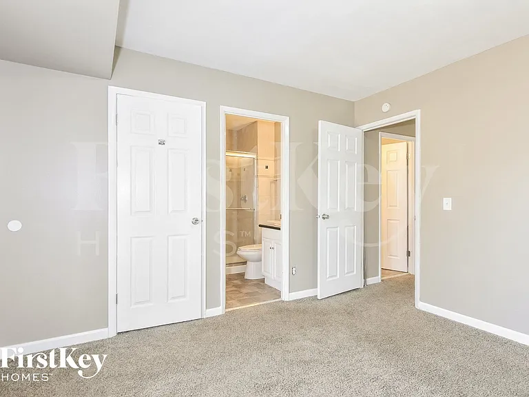 2740 Sherwood Dr — Photo 10