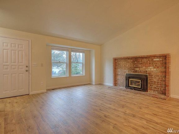 4th image of 12606 217th Avenue Ct E