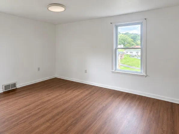 130 Murray Ave #1, Washington, PA 15301