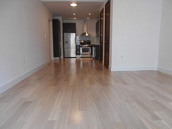 5th image of 31-01 Vernon Blvd #510B