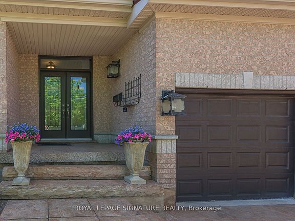 4th image of 27 Autumn Ridge Trl