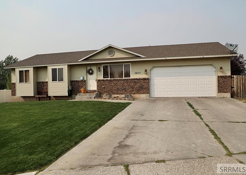 1st image of 3607 E Lorna Ave