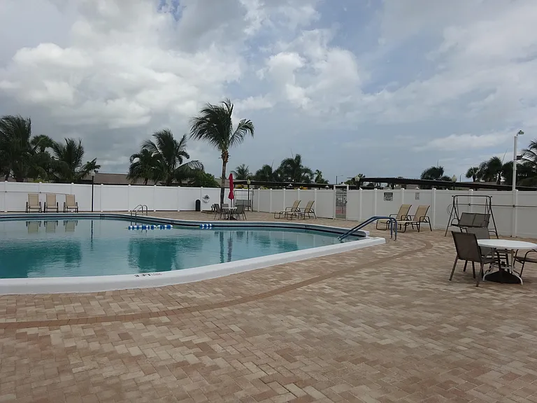 2864 Crosley Dr E #A — Photo 18