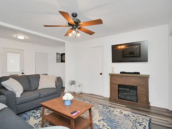 4th image of 1526 Dorothy St