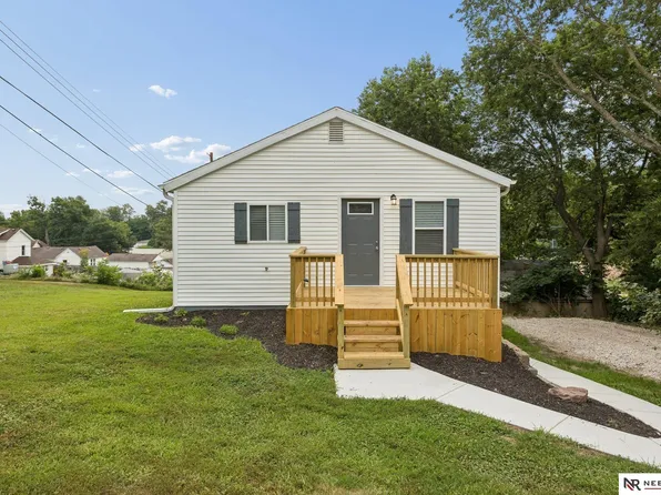 445 S 4th St, Plattsmouth, NE 68048