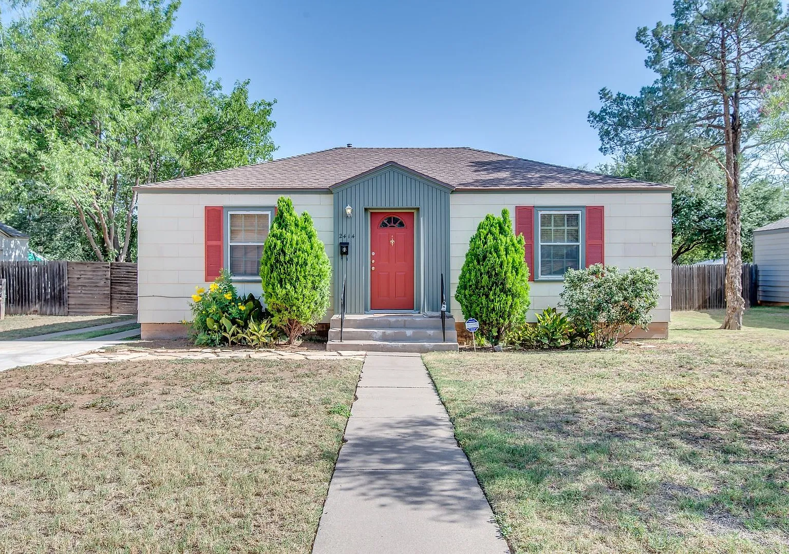 Cute Cottage Style 2 Bedroom Home Located in the Heart of Lubbock! — Photo 1