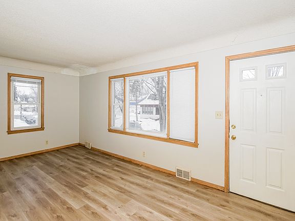 002-photo-living-room-12558445 - Copy_03112023