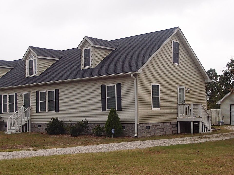 House, detached garage
