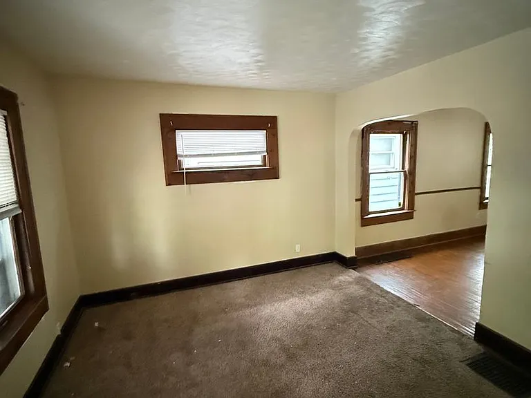 3805 Hoiles Ave — Photo 2
