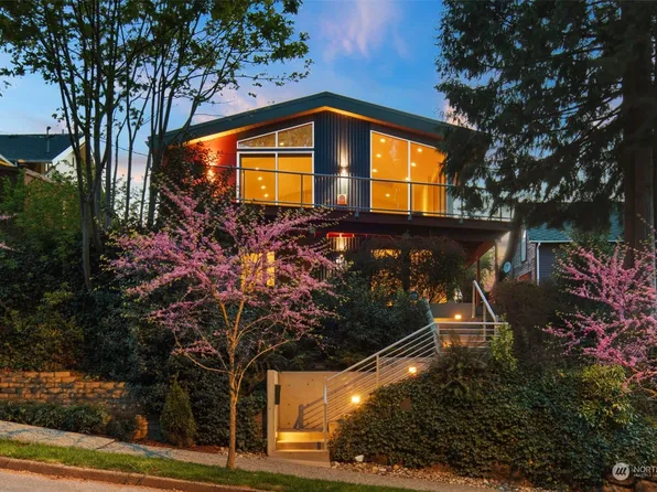 9351 56th Avenue S, Seattle, WA 98118