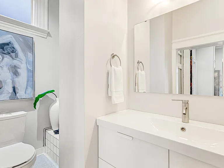 1208 W Franklin St #B — Photo 7