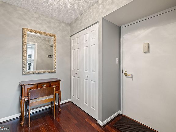 5th image of 3800 Powell Ln APT 1125