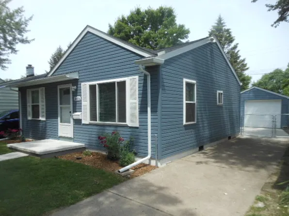 2005 Ardmore Dr, Ferndale, MI 48220